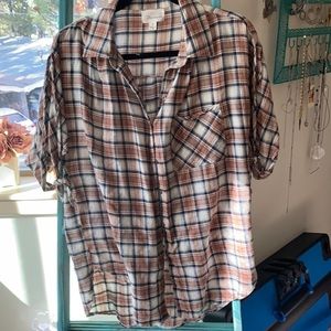 🤎Cold shoulder button down🤎